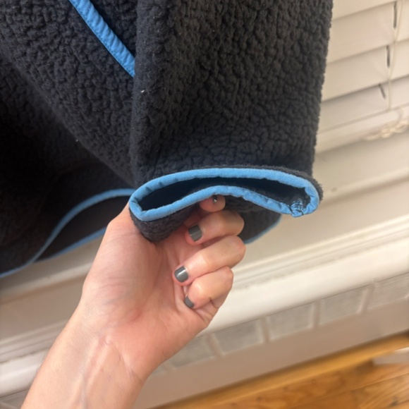 Men's Patagonia Retro Pile Pullover With Hood - Picture 7 of 9